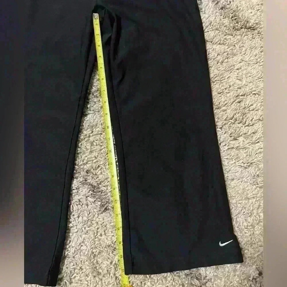 Nike capris size S wide leg capris-very flattering (SKU K119) - Picture 2 of 4